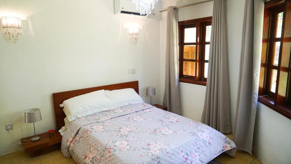 Готель Ogumka, Self Catering , Beoliere, Mahe Вікторія Екстер'єр фото
