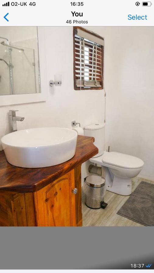 Готель Ogumka, Self Catering , Beoliere, Mahe Вікторія Екстер'єр фото