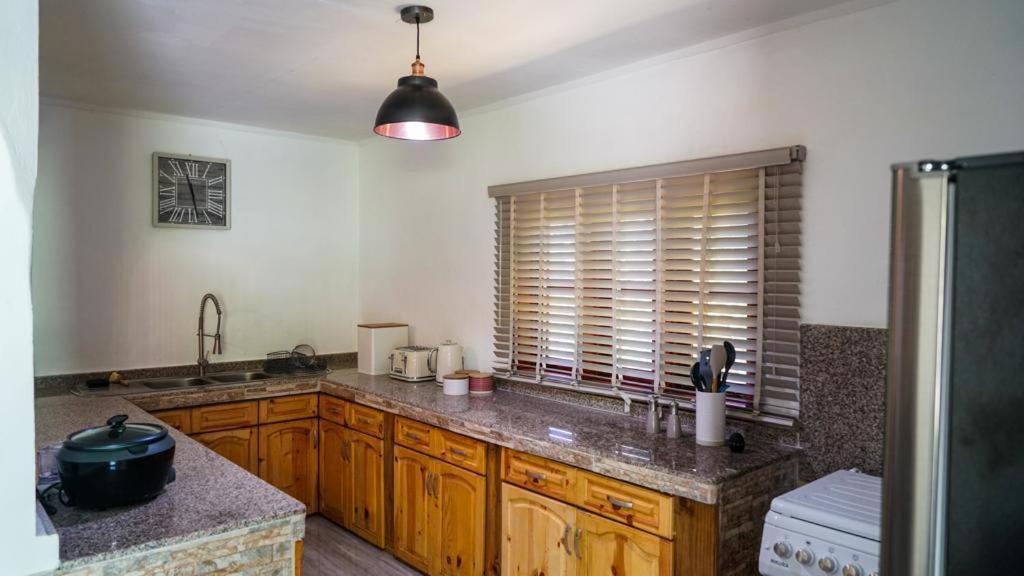 Готель Ogumka, Self Catering , Beoliere, Mahe Вікторія Екстер'єр фото