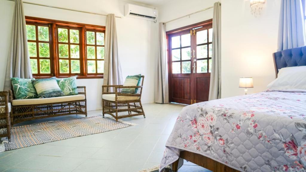 Готель Ogumka, Self Catering , Beoliere, Mahe Вікторія Екстер'єр фото