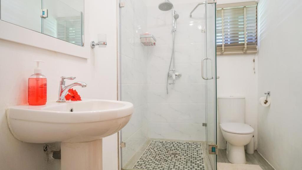 Готель Ogumka, Self Catering , Beoliere, Mahe Вікторія Екстер'єр фото